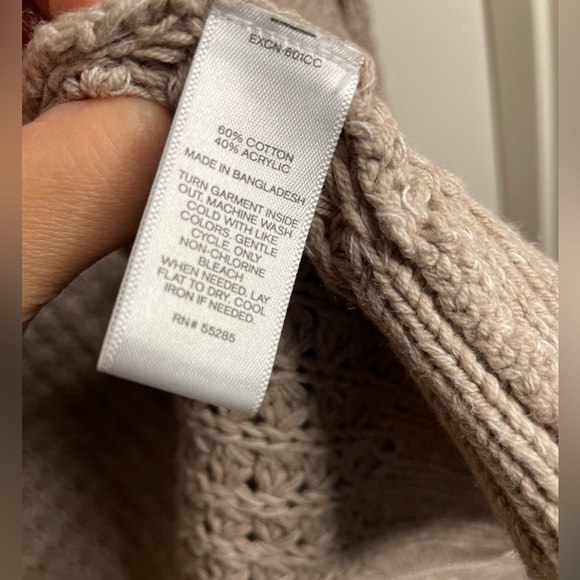 Express Cream Knit Long Layer Sweater sz medium - Picture 7 of 7